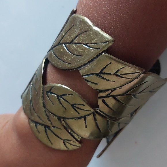 Brass Leaf Designed Hinged Bangle Bracelet - Picture 8 of 8